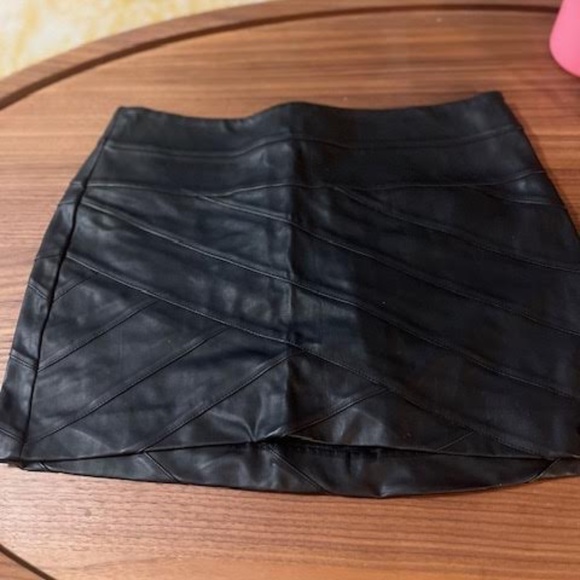 NWT Express Faux Leather Black Bandage Mini Skirt - Picture 5 of 5